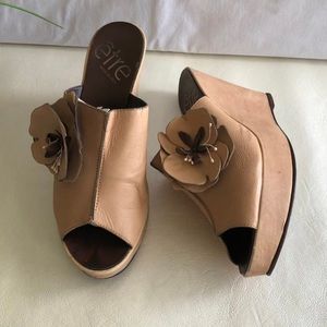 Être Wedge Sandals flowers made in Italy . Size 7,5 (38)